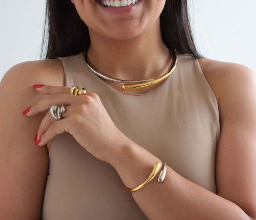 Anel Sandra Duas Gotas e Linha de Onda Central- Semijoia Banhada a Ouro 18k e a Rodio