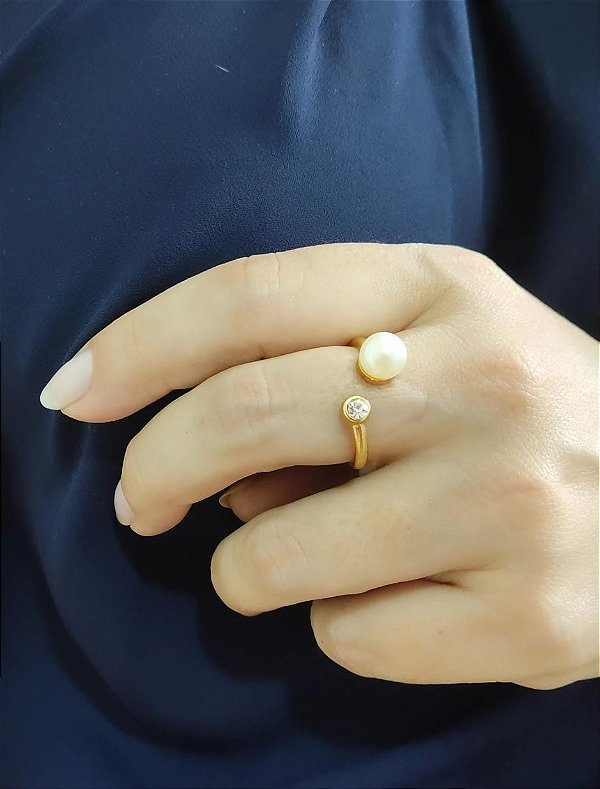 Anel de Perola Delicado com Ponto de Luz - Semijoia Banhado a Ouro 18k