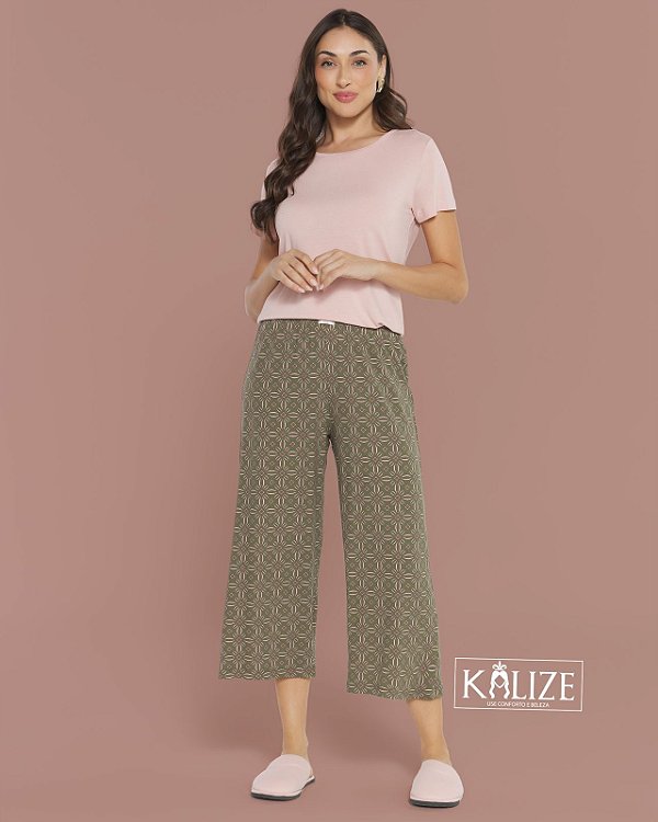 Pijama Pantacourt Doce Encanto - Elegância em Todas as Estações