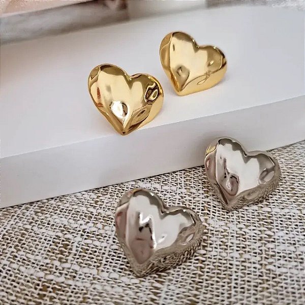 Brinco Coração Orgânico Martelado -Semijoia Banhado a Ouro 18K ou a Ródio