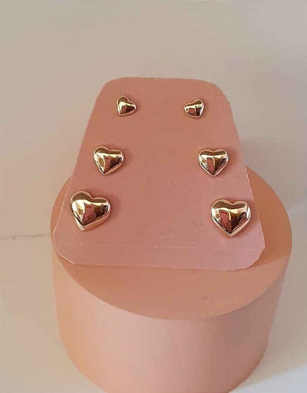 Brinco Trio de Corações/ Coração Lisos. Semijoia Banhada a Ouro 18k