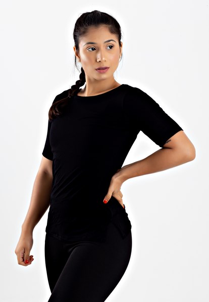 Blusa Fitness Lisa Manga Curta Metamorfose Preto