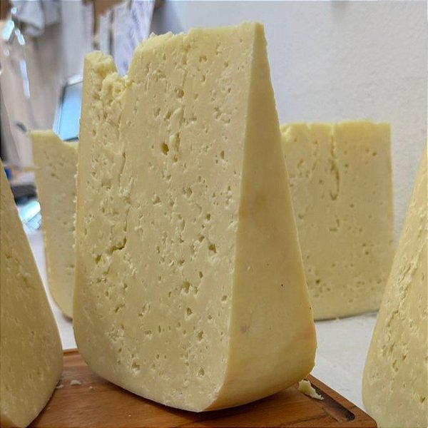 Queijo Alagoa Cunha 700g Fazenda Garrafão 3 Meses de Maturação
