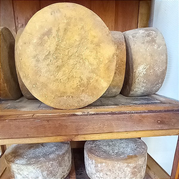 09 Queijo Artesanal Mantiqueira 4,165kg Maturado 6 meses
