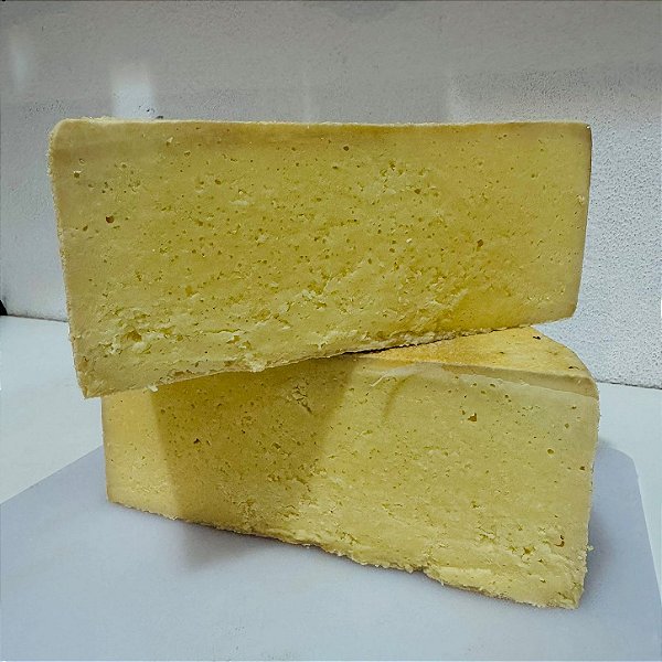 43 Queijo Artesanal Mantiqueira 1,945kg Maturado 6 meses Meia Lua