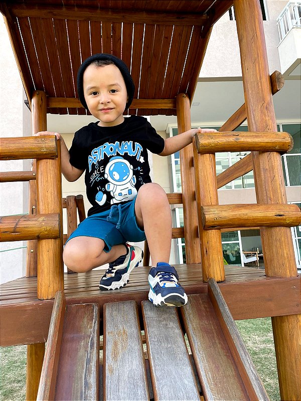 Camiseta Estampa Astronauta Infantil Masculino