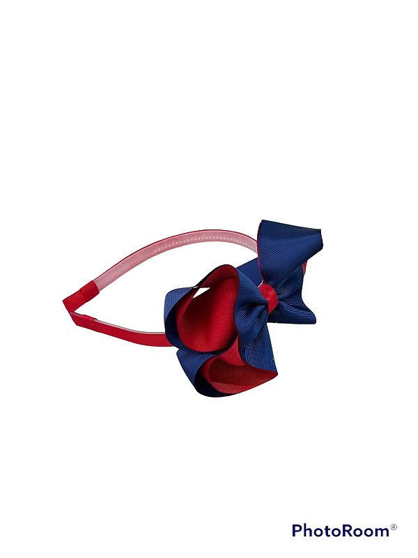 Tiara Marinho com Vermelho