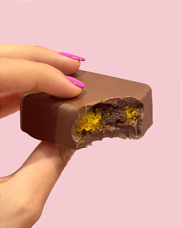 Pão de Mel  Recheado com Bolo de Cenoura e Brigadeiro Vegano de Leite de Coco 50 g – Zero Açúcar Refinado, Zero Póliol, Zero Glúten, Zero Lácteos, Low Carb e Vegano.