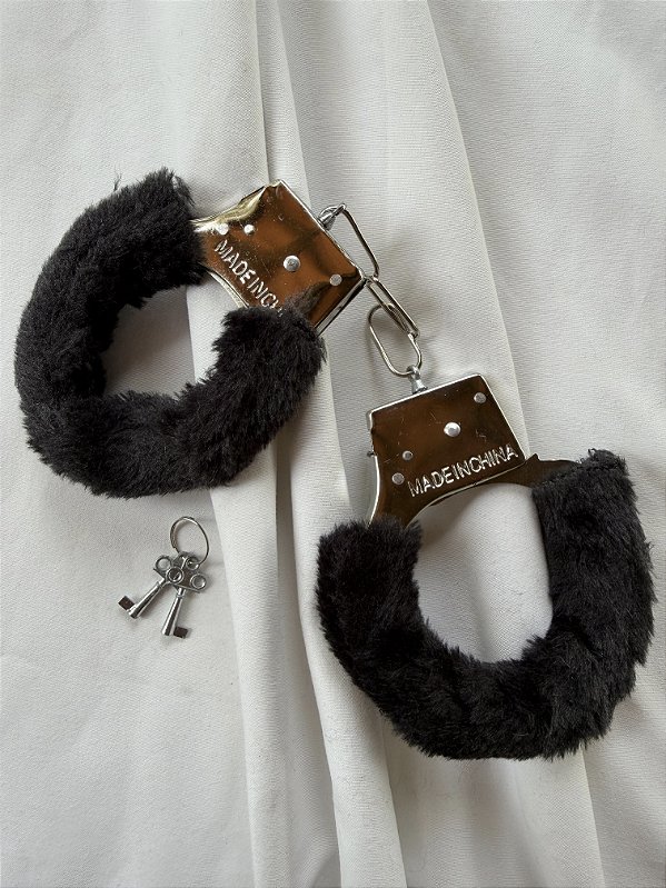 Algema de Metal Pelúcia Preta