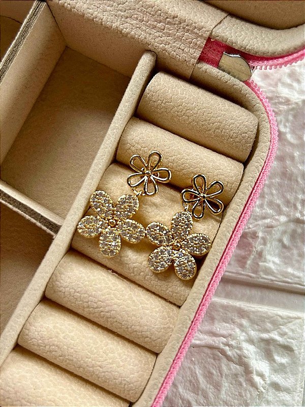 Brinco Cravejado Dourado Florzinha