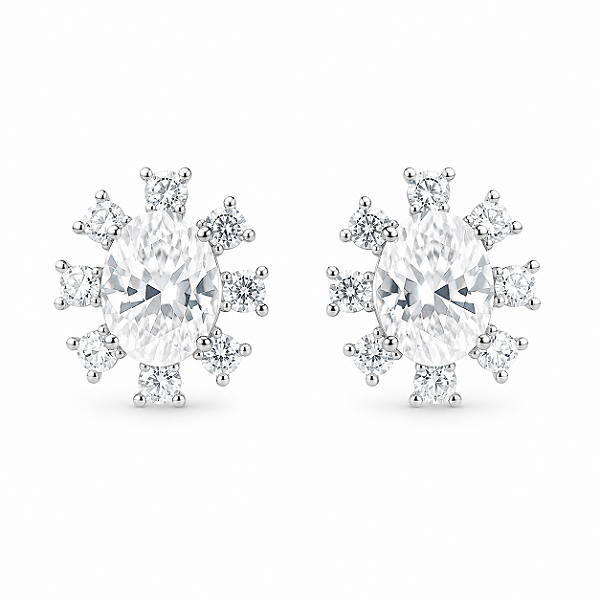 Brinco Oval Cravejado Moissanite  5,75mm  Prata 925 com Ródio