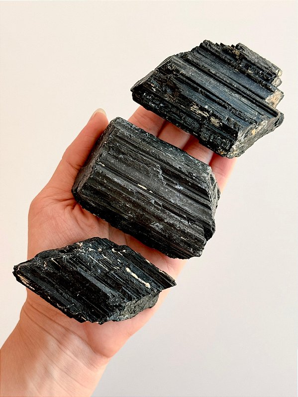 Turmalina Negra de Ambiente P 100 a 300g - Proteção Energética e Espiritual, Inseguranças e Soluções