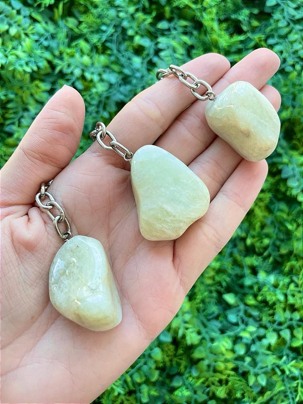 Chaveiro de Água Marinha Natural Rolada - Pedra da Ansiedade, Desfaz Confusões, Protege os Pensamentos