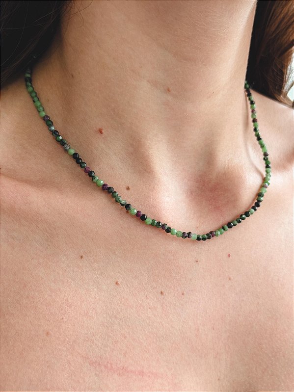Colar Zoisita com Rubi 3mm Multifacetada - Paixão pela Vida, Sucesso e Sabedoria para Decisões
