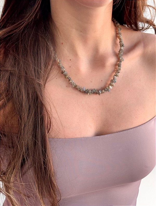 Colar de Labradorita Cascalho - Dourado - Pedra da Magia; Quem é você; Conexão Espiritual