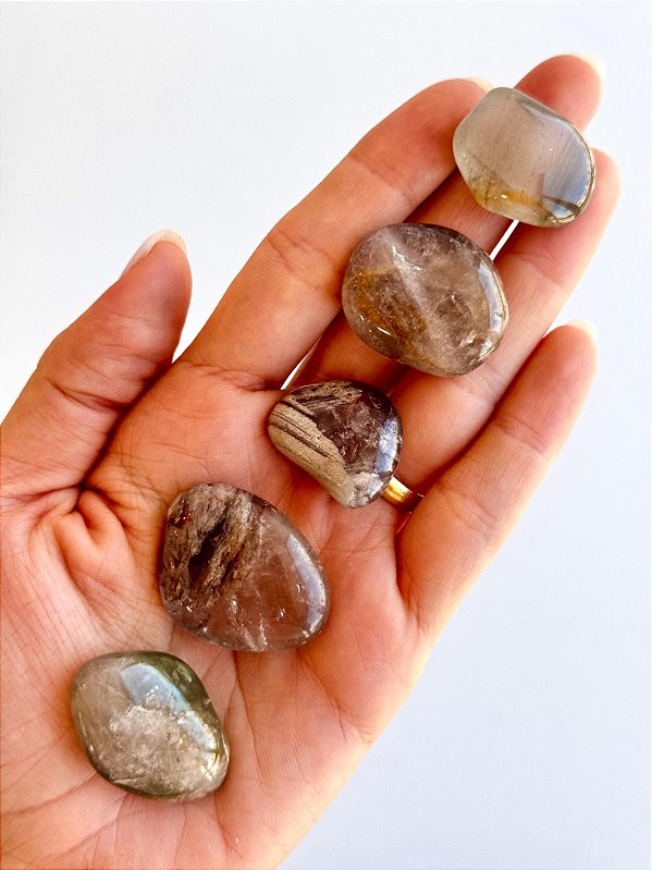 Quartzo Anfibólio Rolado - Cristal RARO - Expansão da Alma; Conexão e Cuidado Espiritual