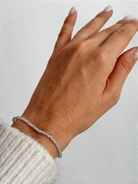 Pulseira de Água Marinha 2mm Multifacetada - Pedra da Ansiedade, Desfaz Confusões, Protege os Pensamentos