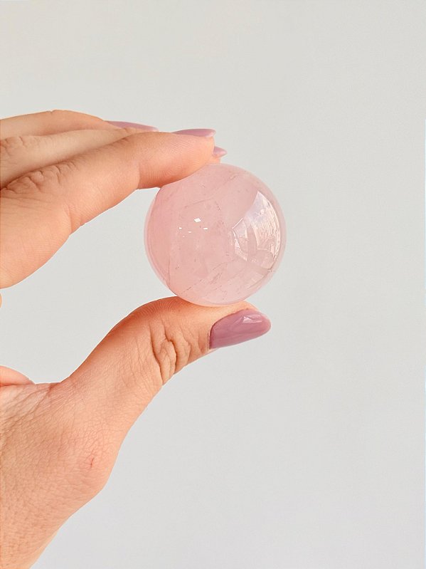 Esfera de Quartzo Rosa Mini - Cura do Coração, Amor Próprio, Perdão e Gratidão