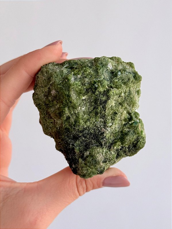 Diopsídio Bruto - Cristal das Bênçãos, Confiança, Perdão e Alegria