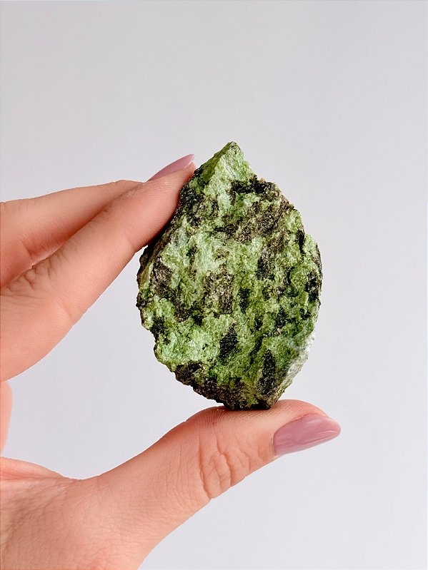 Diopsídio Cromo Bruto - Feridas Emocionais, Superar Tristezas, Liberação da Dor