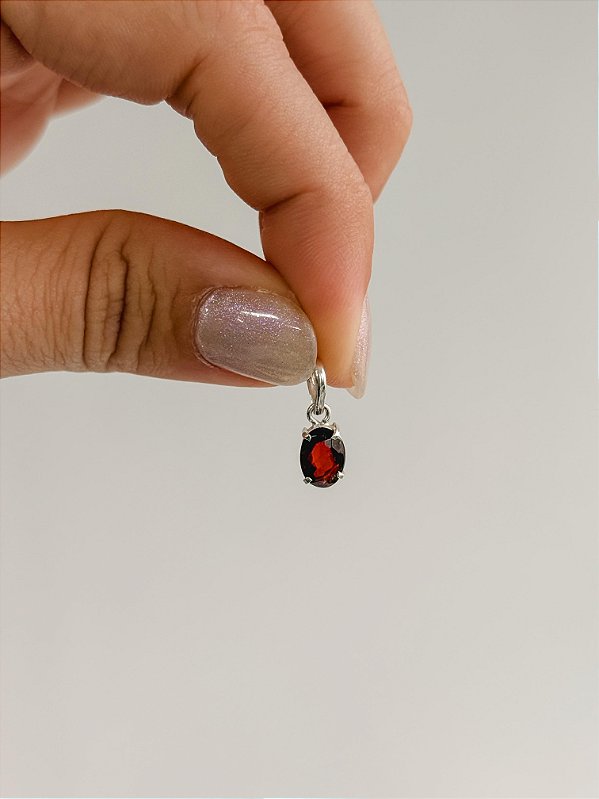 Pingente de Granada Lapidado em Prata 925 - Poder Sexual, Ousadia, Autoestima, Paixão e Desejo