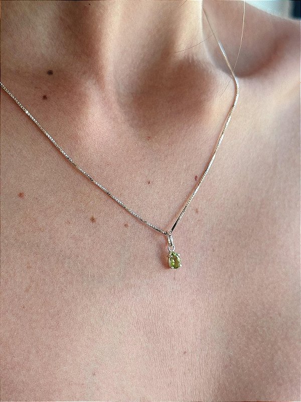 Pingente de Peridoto Lapidado P em Prata 925 - Transformação; Mudanças Drásticas; Destino; Libera Tensões