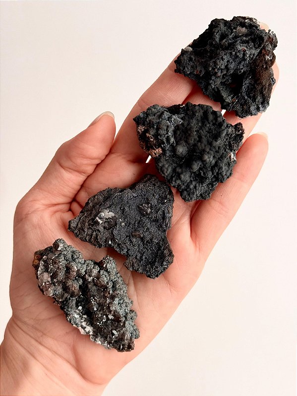 Goethita Bruta - Pedra de Poder; Mistério e Profundidade; Dissolve Bloqueios; Bruxaria