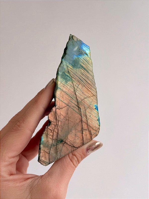 Labradorita Lapidada LAB175 - 194g - Pedra da Magia; Quem é você; Conexão Espiritual