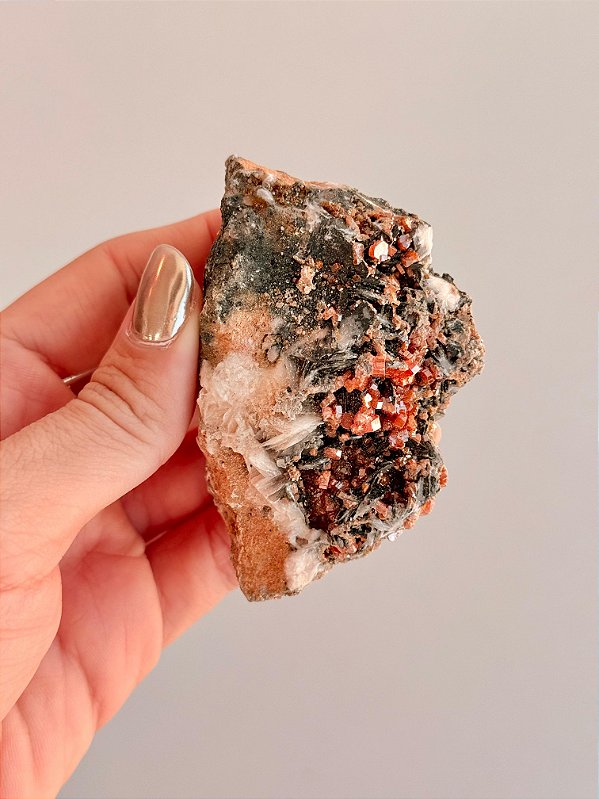 Vanadinita Bruta - Peça Única - VAN13 124g - "Pedra do Trabalho"; Transformar Sonhos em Ação