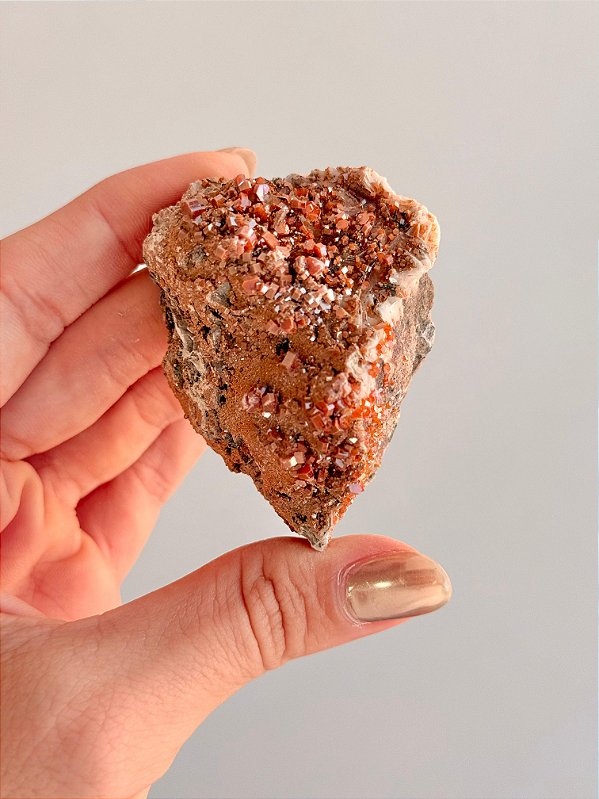 Vanadinita Bruta - Peça Única - VAN28 118g - "Pedra do Trabalho"; Transformar Sonhos em Ação