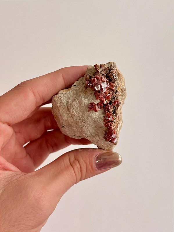 Vanadinita Bruta - Peça Única - VAN51 102g - "Pedra do Trabalho"; Transformar Sonhos em Ação