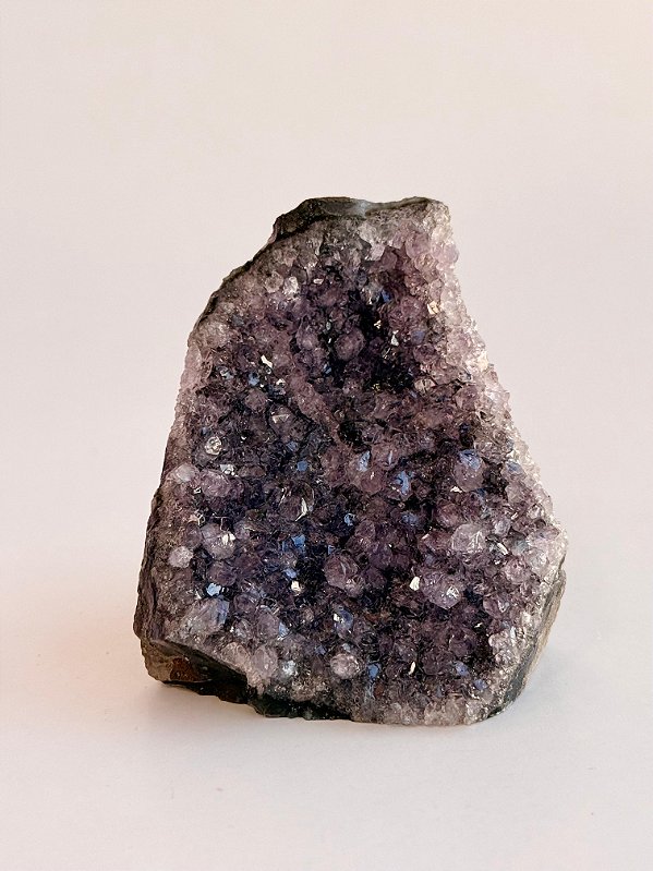 Drusa de Ametista Encantada DAE96 174g - Eleva a Vibração; Intuição e Conexão