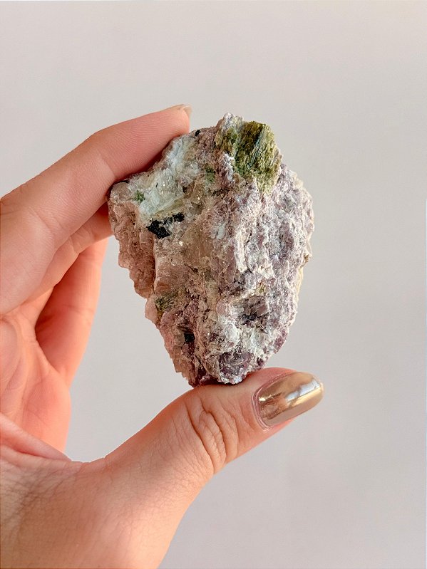 Lepidolita Bruta com Inclusão - Peça Única - LEPINC03 82g - Missão de Vida; Fé e Calma