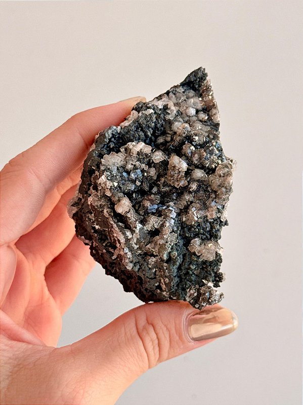 Goethita Bruta GOETH29 112g - Pedra de Poder; Mistério e Profundidade; Dissolve Bloqueios; Bruxaria