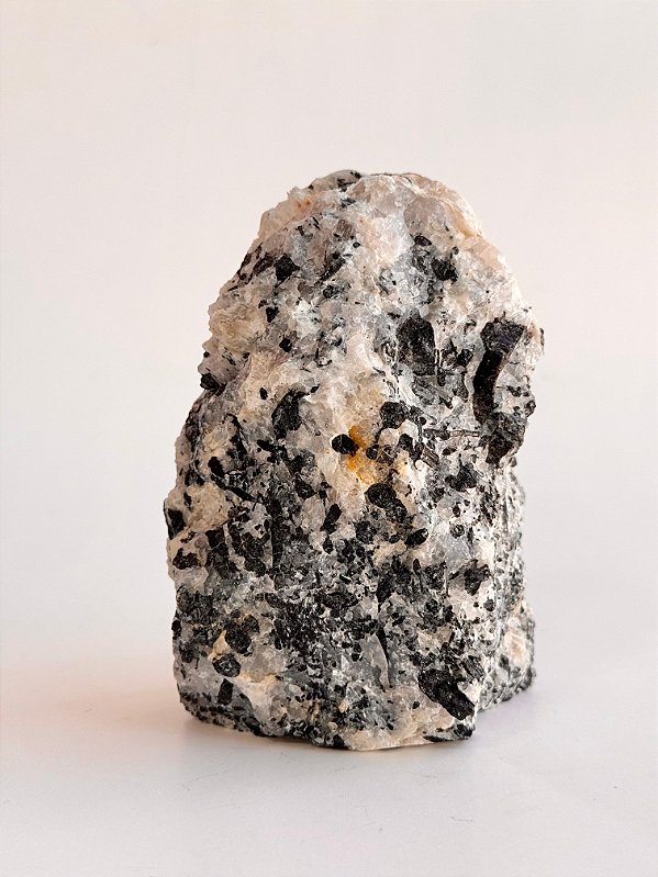 Quartzo Turmalinado - Base Serrada - Tensão, Dificuldades e Conquistas