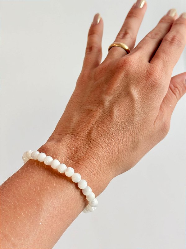 Pulseira de Madre Pérola Redonda 6mm - Amor Incondicional, Riqueza, Beleza, Proteção e Pensamentos de Paz