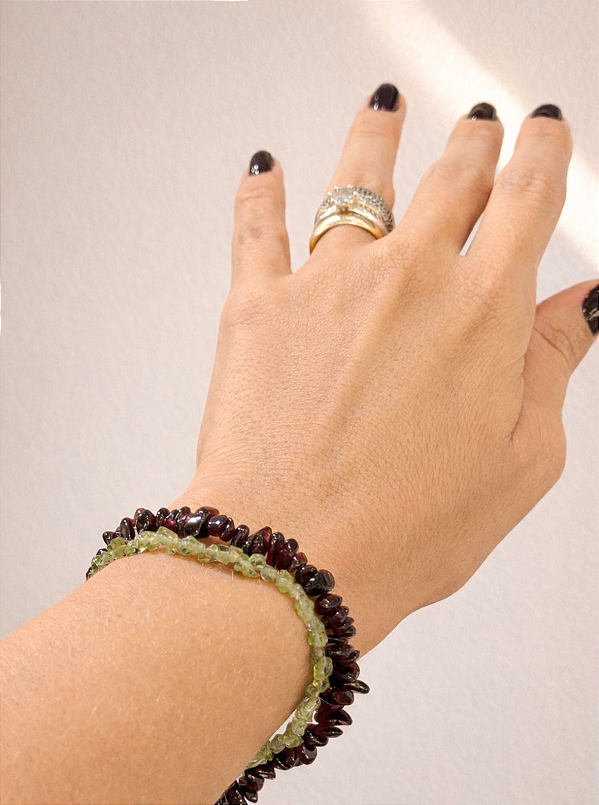 Dupla de Pulseiras - Granada + Peridoto - Bomba de Transformação Pessoal