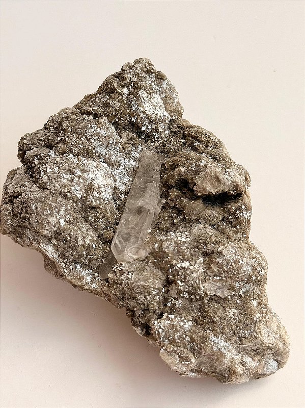 Mica Muscovita Bruta - MICAM02 94g - Você Iluminado; Clareza; Intuição; Expansão da Consciência; Equilíbrio; Sabedoria Interior