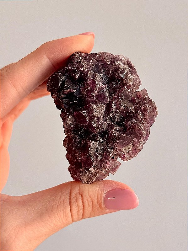 Fluorita Cúbica Roxa RARO - FCUBICA14 90g - Superação; Melhor Funcionamento e Organização da Mente; Clareza no Raciocínio; Conexão Espiritual