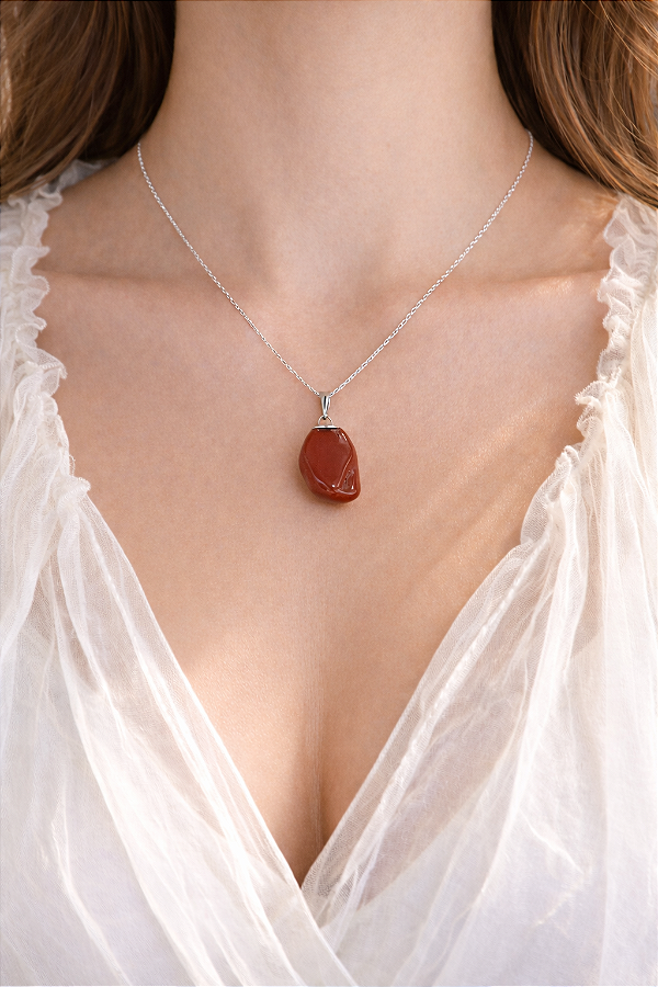 Pingente de Jaspe Vermelho Rolado - Coragem, Atitude, Vitalidade e Saúde