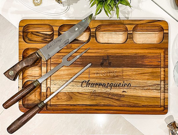 Kit para Churrasco - Tábua Teca com 5 divisões e área de corte - Conjunto Garfo, Chaira e Faca Artesanal Personalizados