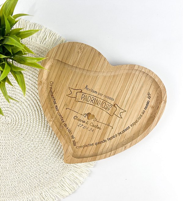 Petisqueira Bambu Formato Coração Personalizada - Casamento