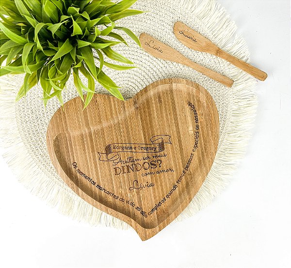 Kit Petisqueira Bambu Formato Coração C/2 Espátulas Personalizada - Batizado