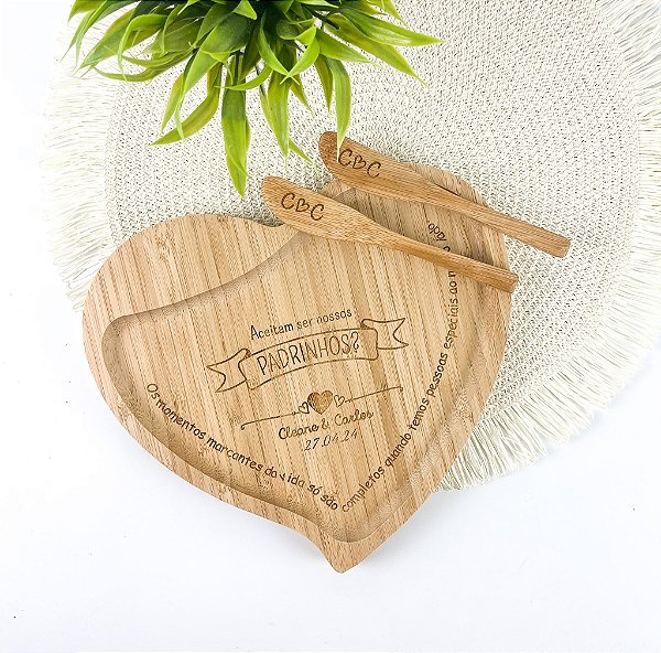 Kit Petisqueira Bambu Formato Coração C/2 Espátulas Personalizada - Casamento