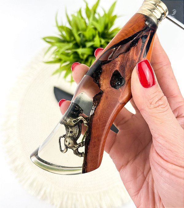 Faca Artesanal 8” Touro  com Cabo em Resina Personalizada