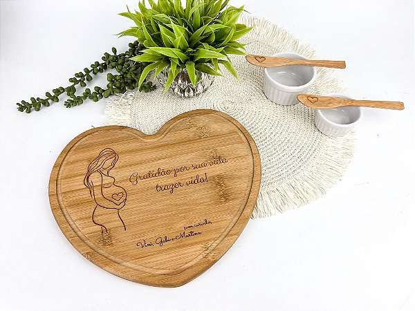 Kit para Petisco com Tábua em Formato Coração Personalizado – 5 Peças