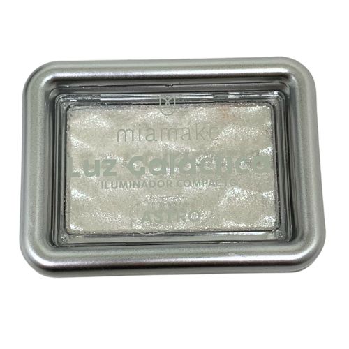 Iluminador Compacto Luz Galáctica Mia Make