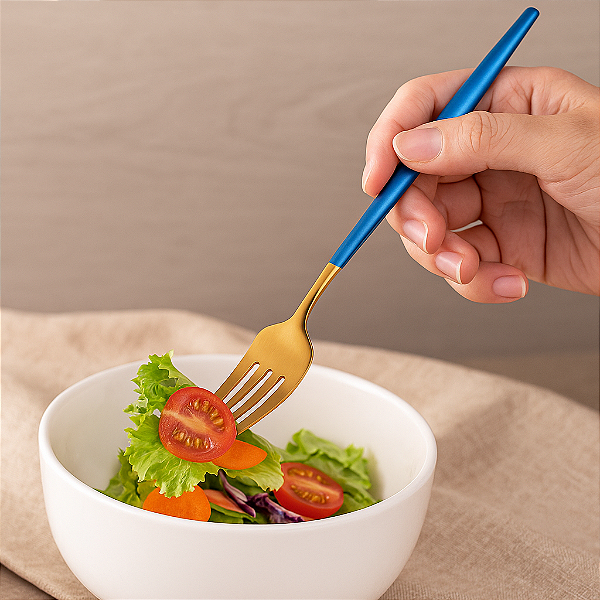 Garfo Dourado com Cabo Azul – Design Sofisticado e Alta Margem de Revenda no Atacado