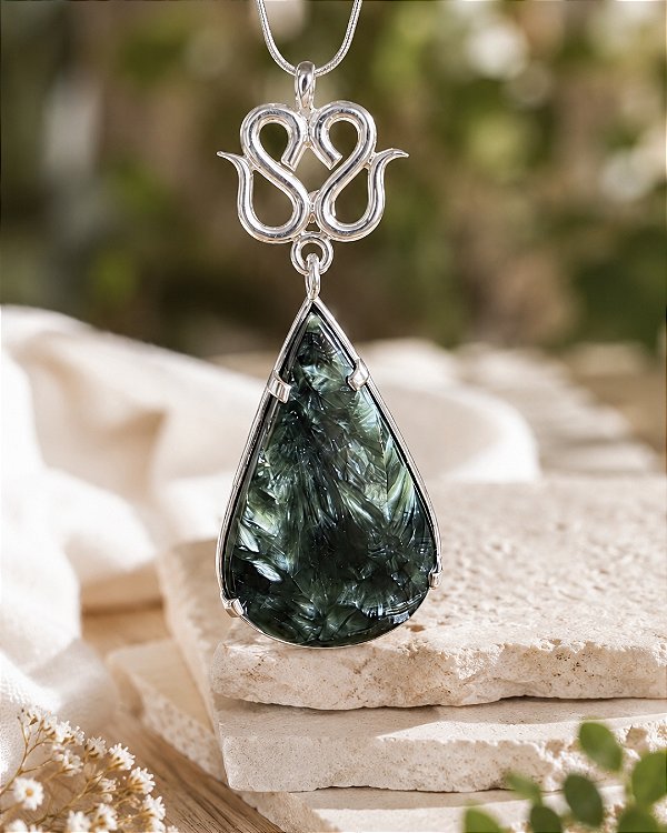 Pingente de Serafinita em Prata 925 – Cura, Equilíbrio e Conexão Espiritual