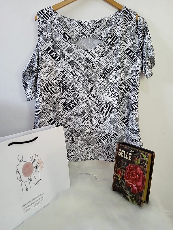 Blusa Newspaper Plus Size